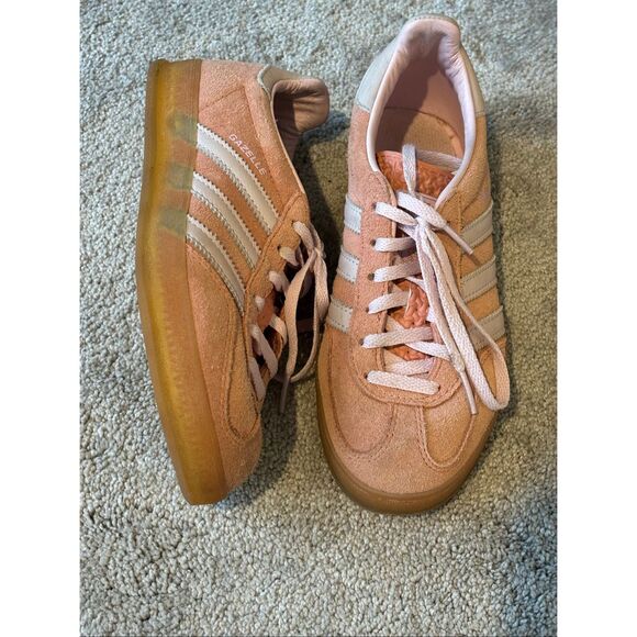 Nearly new adidas Originals Women's Gazelle Indoor, $126 Sz5.5 - Picture 2 of 9